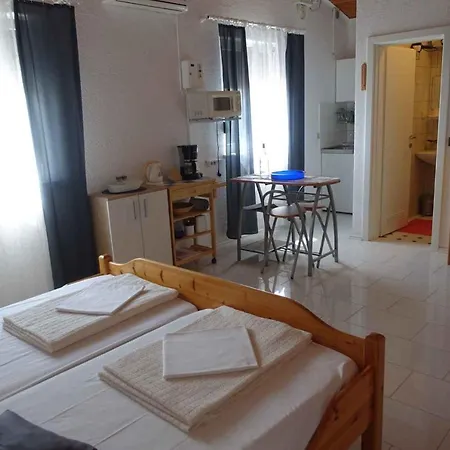 In - Zadar Riviera 8217 * نين